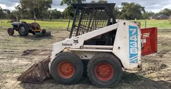 how lomg will a 743b bobcat run on a galion